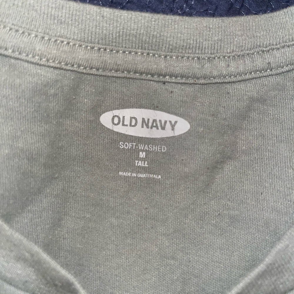 Men’s old navy cactus looking sharp tee shirt, green, size medium tall - Picture 2 of 2